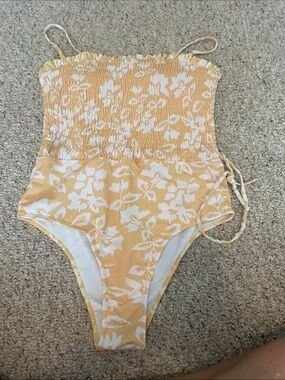 Source Unknown Yellow and White Floral One-Piece Swimsuit